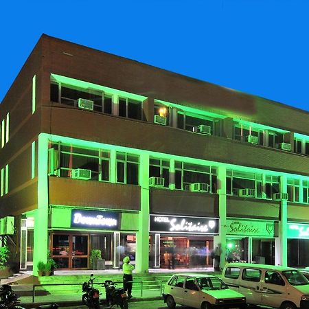 Hotel Solitaire Chandigarh - 10 Mins From Railway Station Zewnętrze zdjęcie