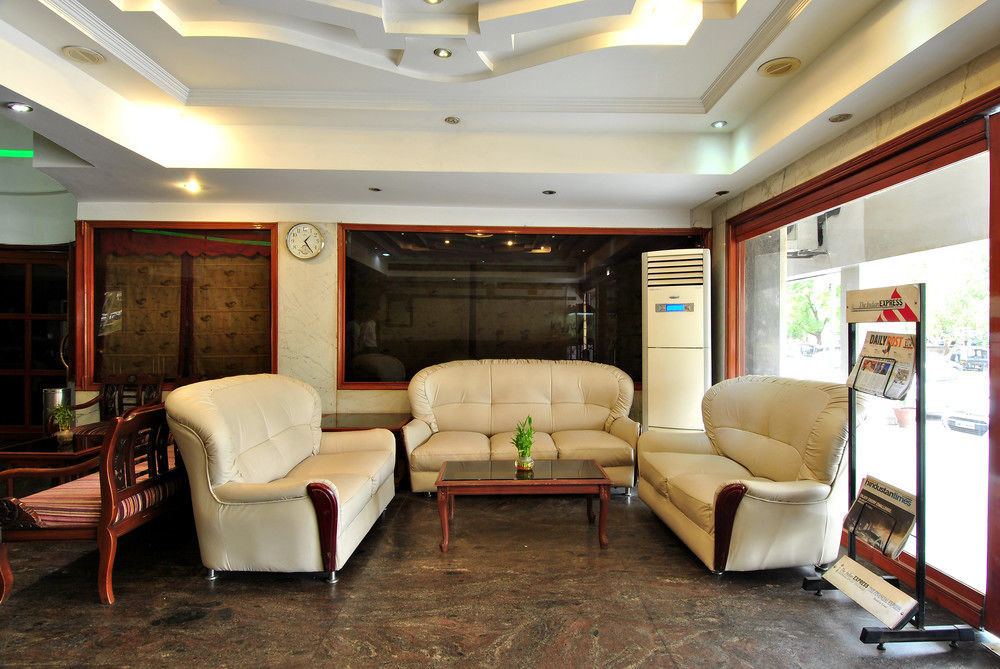 Hotel Solitaire Chandigarh - 10 Mins From Railway Station Zewnętrze zdjęcie