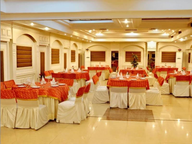 Hotel Solitaire Chandigarh - 10 Mins From Railway Station Zewnętrze zdjęcie