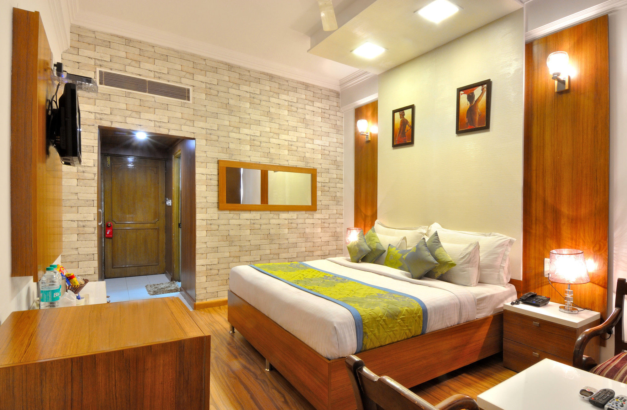 Hotel Solitaire Chandigarh - 10 Mins From Railway Station Zewnętrze zdjęcie